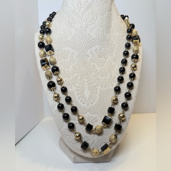Beautiful vintage  Black and Gold Beaded Necklace - Picture 5 of 5